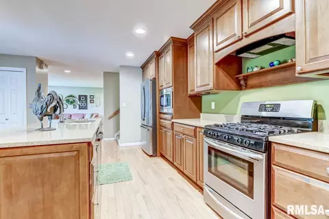 24 Ross Dr, Springfield, IL 62711 photo 9