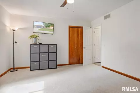 2212 Burgess Dr, Springfield, IL 62711 photo 27