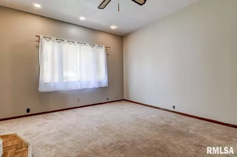 2902 West St, Springfield, IL 62707 photo 6