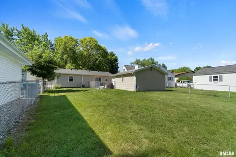 2513 Somerton Rd, Springfield, IL 62702 photo 6