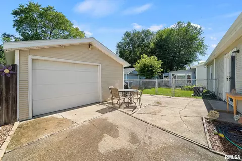 2513 Somerton Rd, Springfield, IL 62702 photo 9