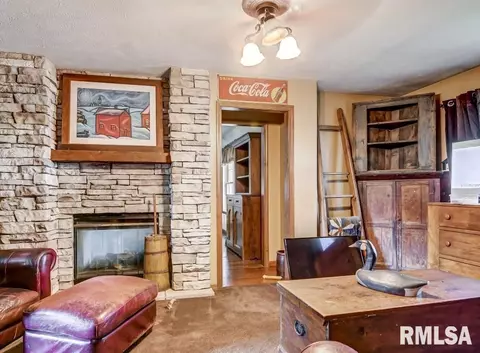 11445 Blue Oak Ln, Athens, IL 62613 photo 4