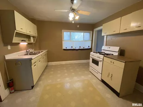 1225 N Bengel St, Springfield, IL 62702 photo 5