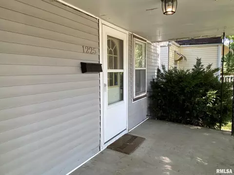 1225 N Bengel St, Springfield, IL 62702 photo 2