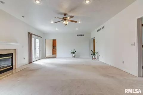 1606 E Spruce St, Chatham, IL 62629 photo 13