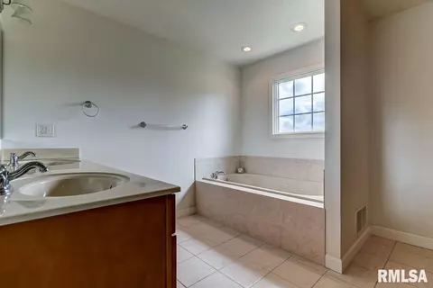 1606 E Spruce St, Chatham, IL 62629 photo 30