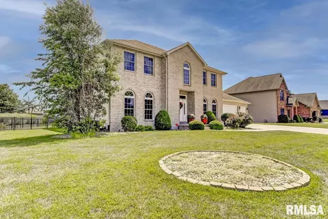1606 E Spruce St, Chatham, IL 62629 photo 2