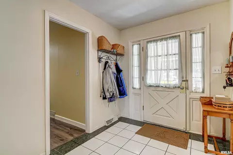 2217 W Iles Ave, Springfield, IL 62704 photo 3