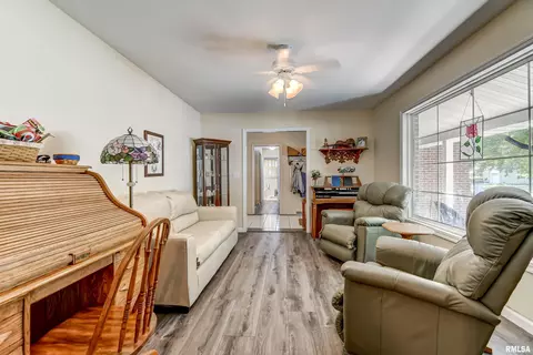 2217 W Iles Ave, Springfield, IL 62704 photo 7
