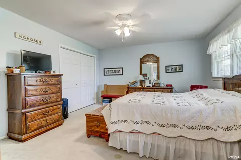 2217 W Iles Ave, Springfield, IL 62704 photo 16