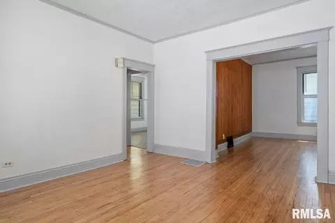 1518 S Pasfield St, Springfield, IL 62704 photo 3