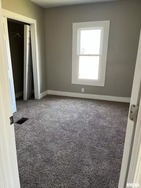 3056 S 11th St, Springfield, IL 62703 photo 7