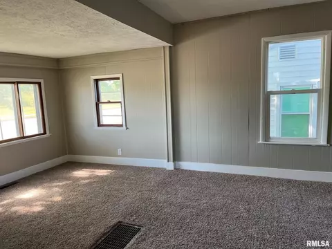 3056 S 11th St, Springfield, IL 62703 photo 3