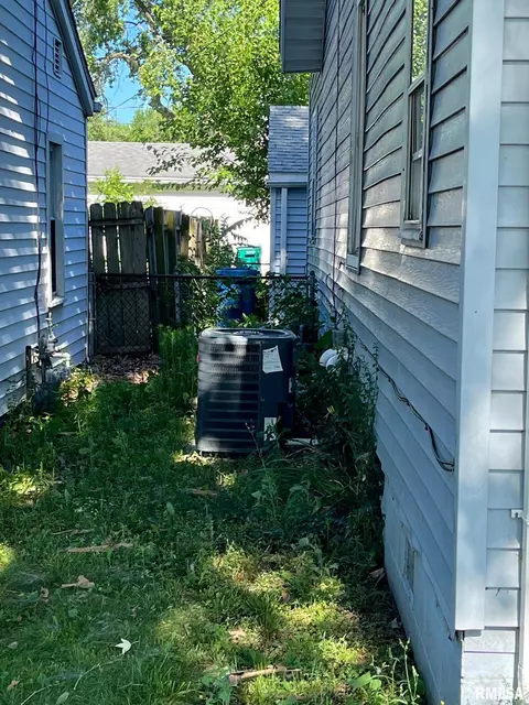 3056 S 11th St, Springfield, IL 62703 photo 11