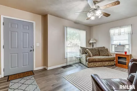 1201 E South St, Springfield, IL 62703 photo 6