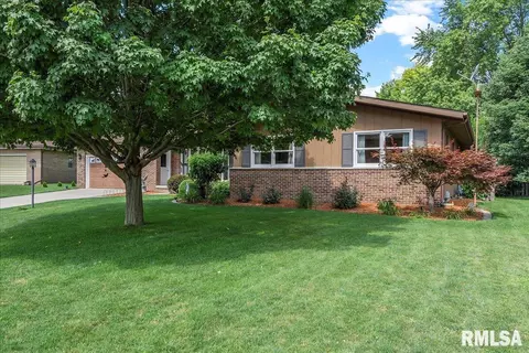 3113 Fullerton Dr, Springfield, IL 62704 photo 4