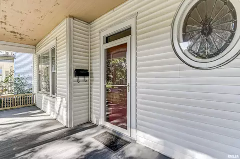 709 S Park Ave, Springfield, IL 62704 photo 3