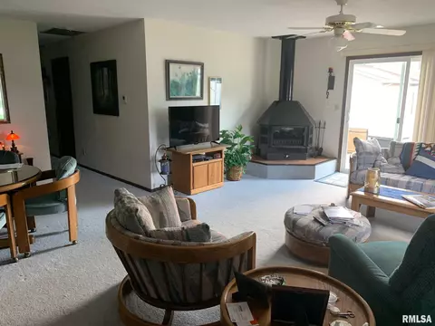 24 Brookside Pl, Springfield, IL 62704 photo 3