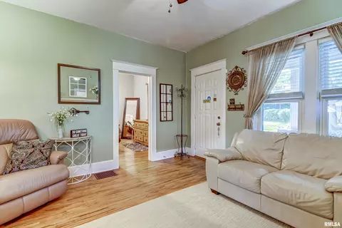 1826 Holmes Ave, Springfield, IL 62704 photo 6