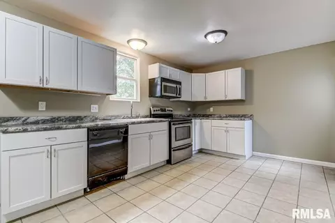 1126 S Walnut St, Springfield, IL 62704 photo 12