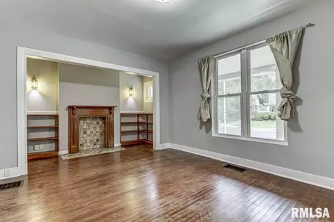 1126 S Walnut St, Springfield, IL 62704 photo 6