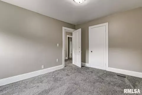 1126 S Walnut St, Springfield, IL 62704 photo 20