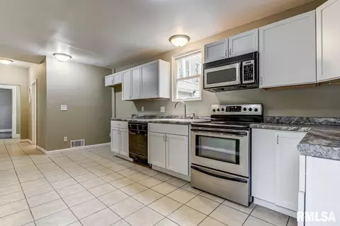 1126 S Walnut St, Springfield, IL 62704 photo 14