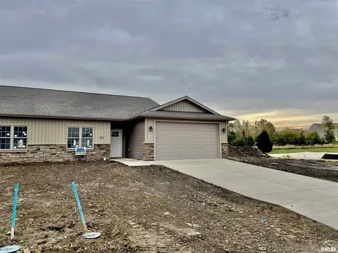 2926 Cronin Dr, Springfield, IL 62711 photo 1