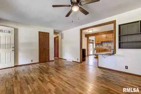 1509 Chalmers Ave, Springfield, IL 62703 photo 4