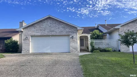 3316 Crystal Lake Dr, Springfield, IL 62711 photo 1