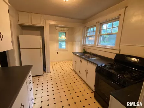 2121 S 6th St, Springfield, IL 62703 photo 10