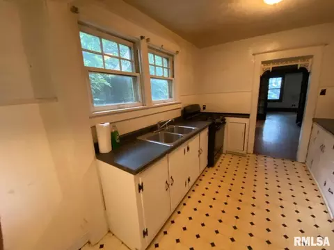 2121 S 6th St, Springfield, IL 62703 photo 11
