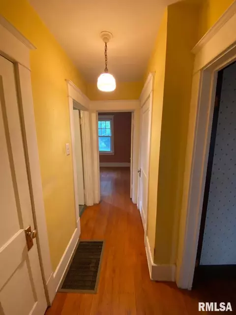 2121 S 6th St, Springfield, IL 62703 photo 16