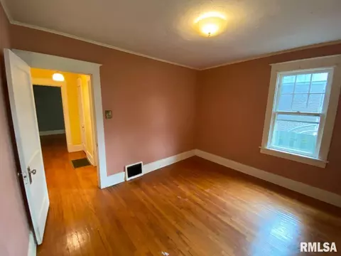 2121 S 6th St, Springfield, IL 62703 photo 22