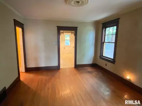 2121 S 6th St, Springfield, IL 62703 photo 6