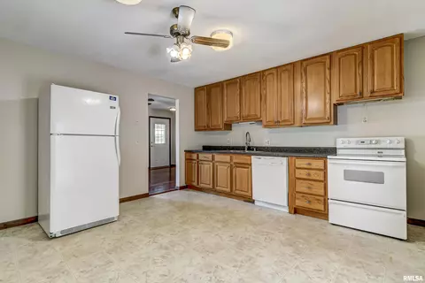 3812 Thrush Ln, Springfield, IL 62707 photo 10
