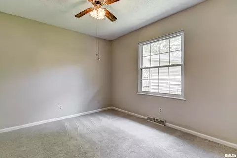 3812 Thrush Ln, Springfield, IL 62707 photo 13