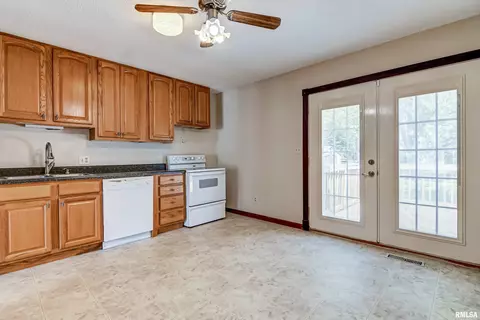 3812 Thrush Ln, Springfield, IL 62707 photo 12