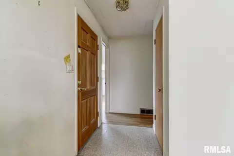 2272 Ramsey Ave, Springfield, IL 62702 photo 5