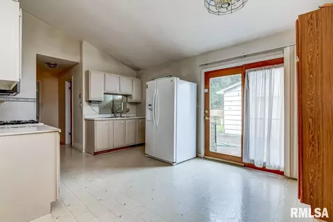 2272 Ramsey Ave, Springfield, IL 62702 photo 10