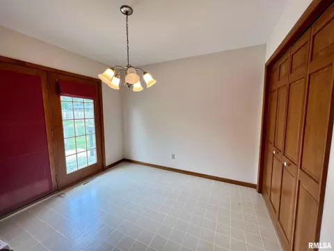 602 Rainbow Dr, Athens, IL 62613 photo 7