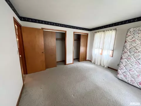 602 Rainbow Dr, Athens, IL 62613 photo 9