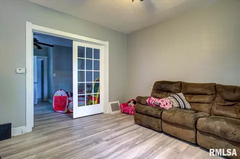 2237 Yale Blvd, Springfield, IL 62703 photo 5
