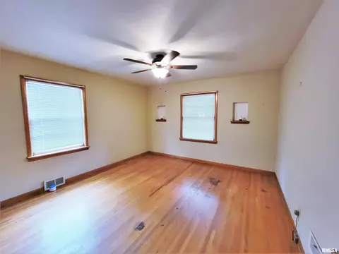 2115 S Lowell Ave, Springfield, IL 62704 photo 9