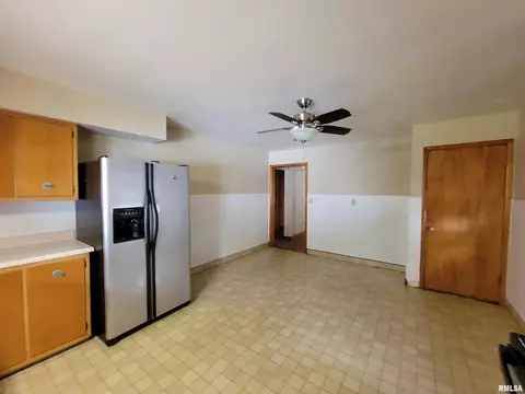 2115 S Lowell Ave, Springfield, IL 62704 photo 2