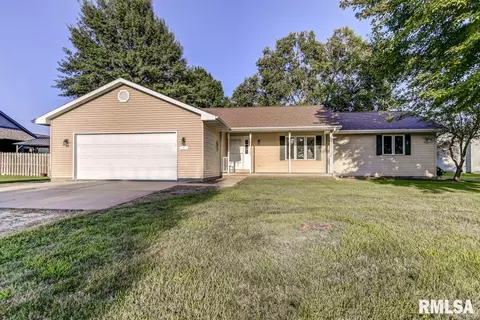 14532 Frontier Dr, Athens, IL 62613 photo 1