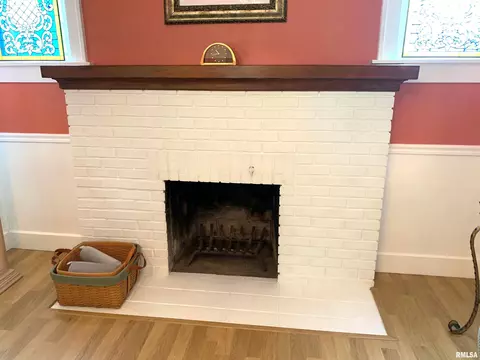 2048 S State St, Springfield, IL 62704 photo 9