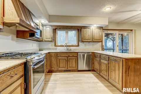3109 Kensington Dr, Springfield, IL 62702 photo 11