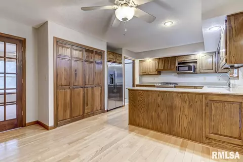 3109 Kensington Dr, Springfield, IL 62702 photo 8