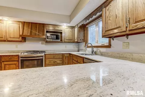 3109 Kensington Dr, Springfield, IL 62702 photo 15